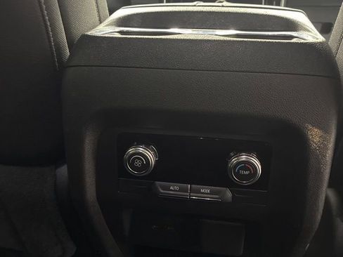 Used 2025 GMC Acadia Elevation image 26