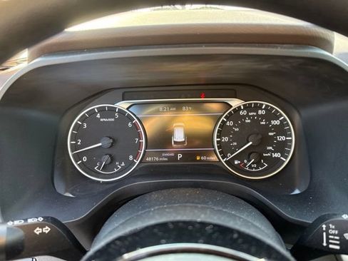 Used 2022 Nissan Rogue SV FWD image 16