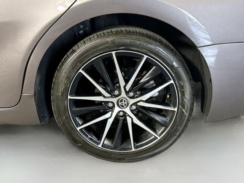 Used 2021 Toyota Camry SE FWD image 36