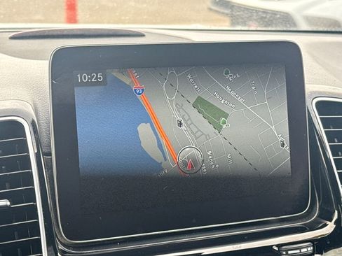 Used 2018 Mercedes-Benz GLE 350 4MATIC image 23