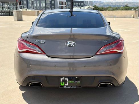 Used 2013 Hyundai Genesis 3.8 RWD image 7