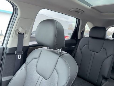 Used 2023 Kia Sorento S w/ Panoramic Sunroof Package image 50