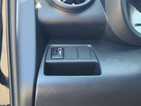 Used 2007 Toyota RAV4 Sport FWD image 21