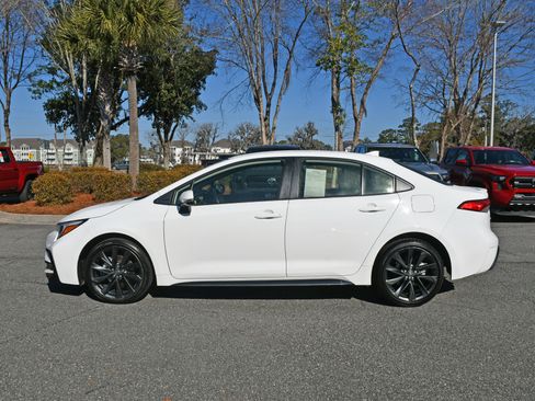 Certified 2025 Toyota Corolla SE image 2