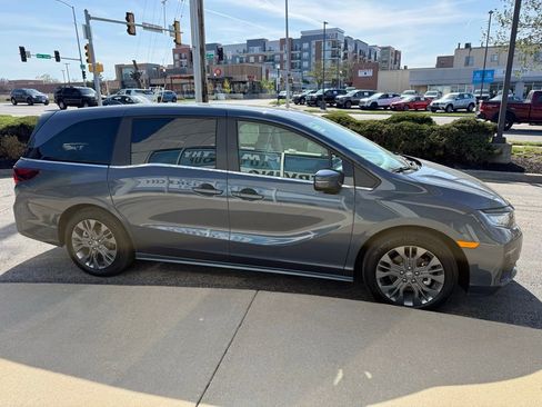 Used 2026 Honda Odyssey Touring image 4