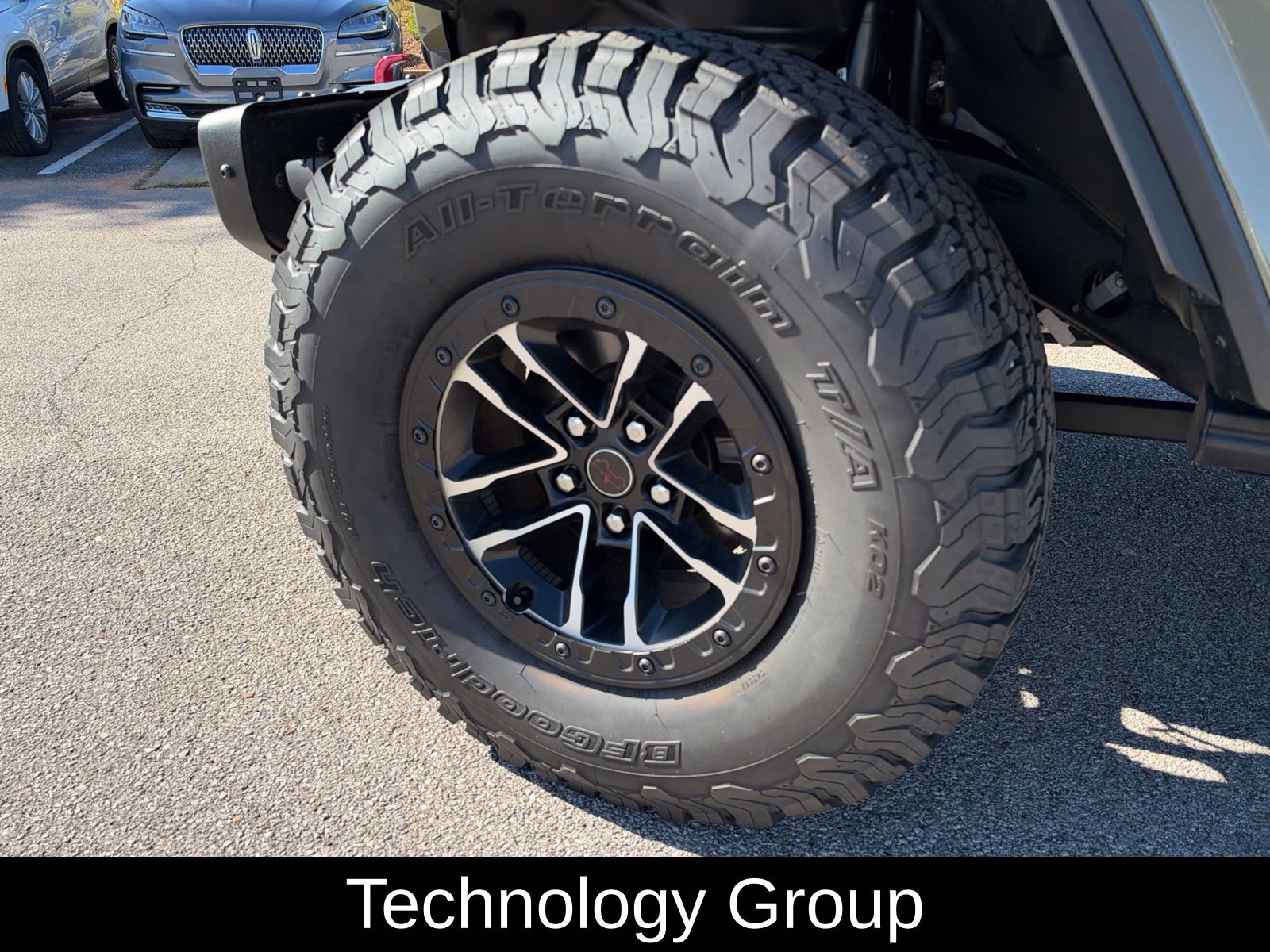 Used 2025 Jeep Wrangler Unlimited Rubicon AWD/4WD image 10