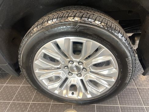 Used 2022 GMC Sierra 1500 Denali w/ Denali Reserve Package image 5