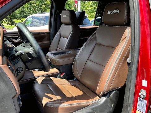 Used 2024 Chevrolet Suburban High Country w/ Advanced Technology Package AWD/4WD image 21