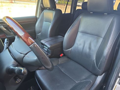 Used 2014 Lexus GX 460 Luxury w/ Preferred Accessory Package AWD/4WD image 15