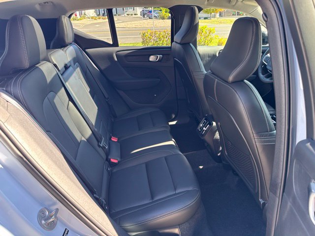 Used 2026 Volvo XC40 B5 Plus AWD/4WD image 13