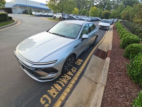 Used 2024 Hyundai Sonata SEL FWD image 4