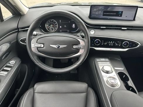 Used 2025 Genesis GV70 2.5T w/ Select Package AWD/4WD image 18