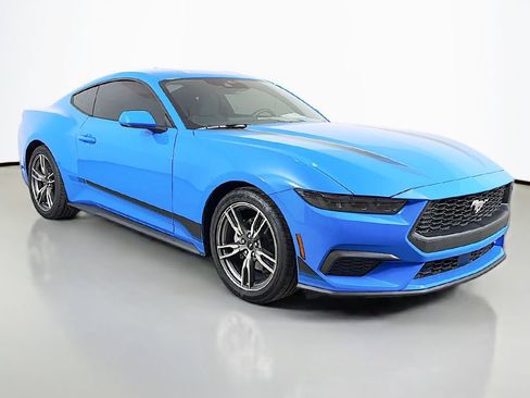 Used 2025 Ford Mustang Coupe RWD image 38