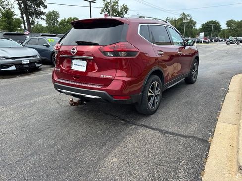 Used 2019 Nissan Rogue SV w/ Sun & Sound Touring Package AWD/4WD image 4
