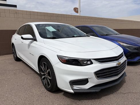 Used 2018 Chevrolet Malibu LT FWD image 2