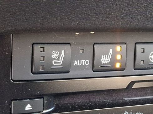 Used 2021 Lexus ES 300h w/ Accessory Package 2 image 24