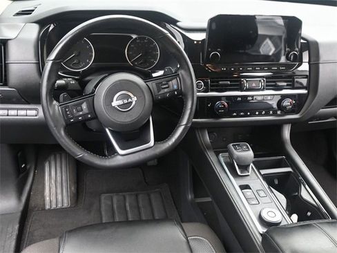 Used 2023 Nissan Pathfinder SL image 21