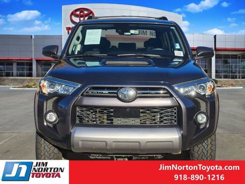 Used 2020 Toyota 4Runner TRD Off-Road image 2