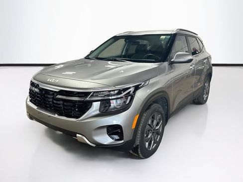 Used 2024 Kia Seltos S AWD/4WD image 3