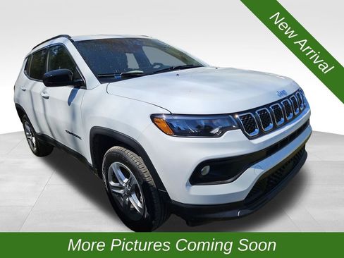 Used 2024 Jeep Compass Latitude image 1