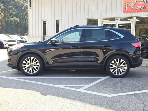 Used 2020 Ford Escape Titanium image 2