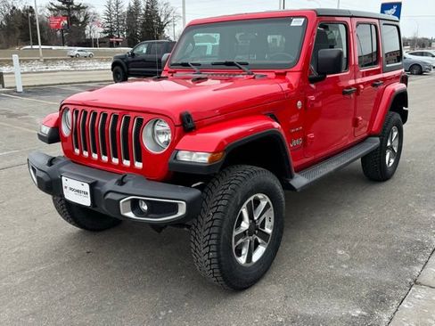 Used 2018 Jeep Wrangler Unlimited Sahara w/ Cold Weather Group AWD/4WD image 30
