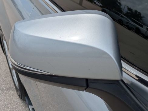Used 2022 Toyota Highlander LE FWD image 13