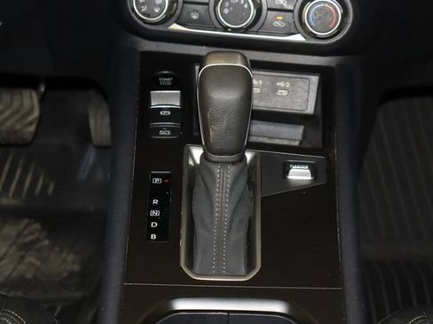 Used 2025 Nissan Kicks SV FWD image 13