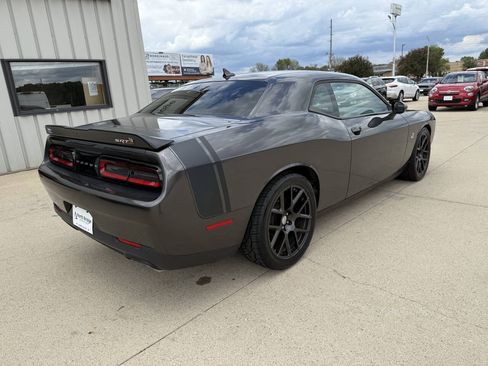 Used 2016 Dodge Challenger R/T Scat Pack w/ Leather Interior Group RWD image 4