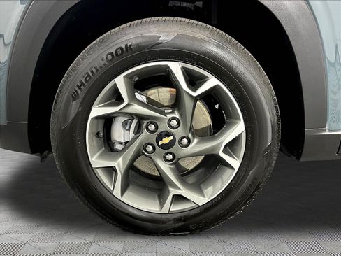 Used 2025 Chevrolet Trax LT w/ Driver Confidence Package FWD image 33