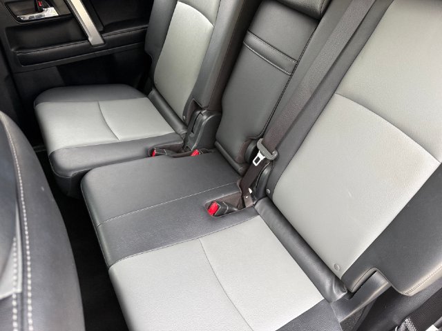 Used 2017 Toyota 4Runner SR5 Premium RWD image 30