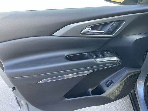 Used 2025 Chevrolet Traverse LT image 10