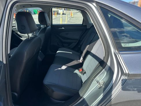 Used 2025 Volkswagen Jetta SE image 24