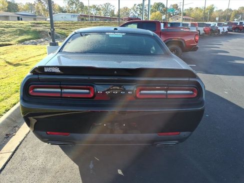 Used 2022 Dodge Challenger R/T image 4