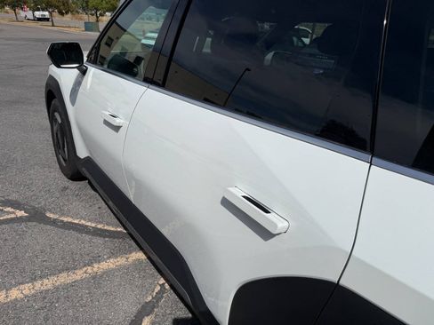 Used 2024 Kia EV9 Wind AWD/4WD image 16