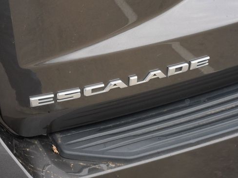Used 2021 Cadillac Escalade ESV Premium Luxury w/ Driver Assist Tech Package RWD image 21
