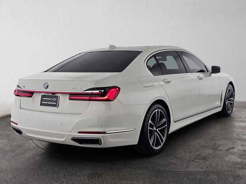 Used 2022 BMW 750i xDrive AWD/4WD image 3