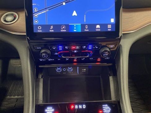 Used 2023 Jeep Grand Cherokee Summit w/ Luxury Tech Group V AWD/4WD image 13