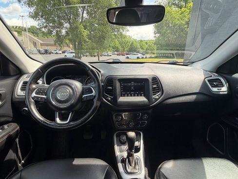 Used 2019 Jeep Compass Latitude w/ Cold Weather Group AWD/4WD image 11
