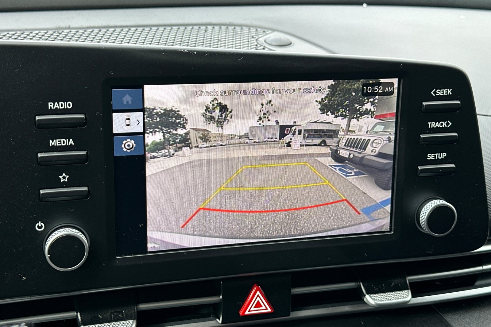 Used 2025 Hyundai Elantra Hybrid FWD image 19