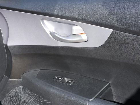 Used 2024 Kia Forte LXS w/ LXS Technology Package image 32