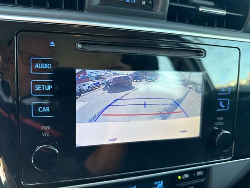 Used 2017 Toyota Corolla LE image 18