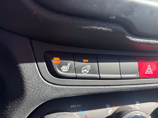 Used 2017 Jeep Renegade Limited FWD image 27