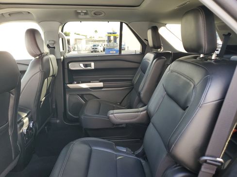 Used 2022 Ford Explorer Limited w/ Equipment Group 301A image 14