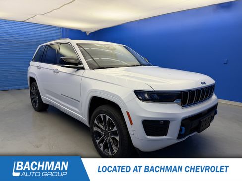 Used 2022 Jeep Grand Cherokee Overland w/ Advanced Protech Group III AWD/4WD image 1