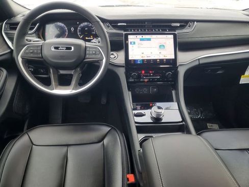 New 2025 Jeep Grand Cherokee Limited image 16