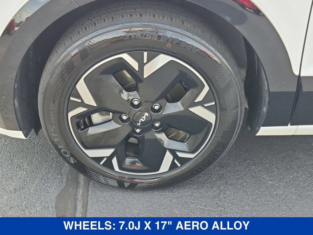 Used 2023 Kia Niro Wave w/ Wave Preserve Package FWD image 9