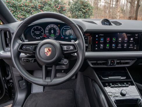 Used 2025 Porsche Cayenne E-Hybrid Coupe image 21