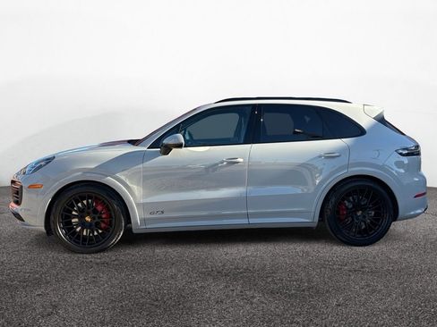Used 2021 Porsche Cayenne GTS w/ Premium Package image 2