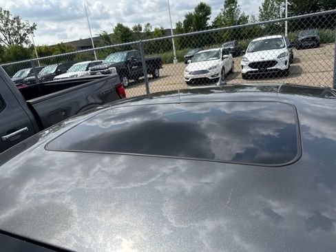 Used 2019 Ford Fusion SE FWD image 29
